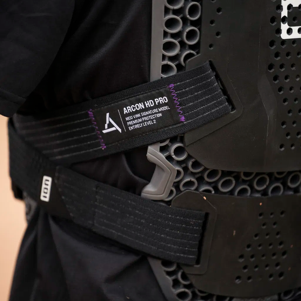 ION ARCON HD PRO Brustpanzer Schwarz