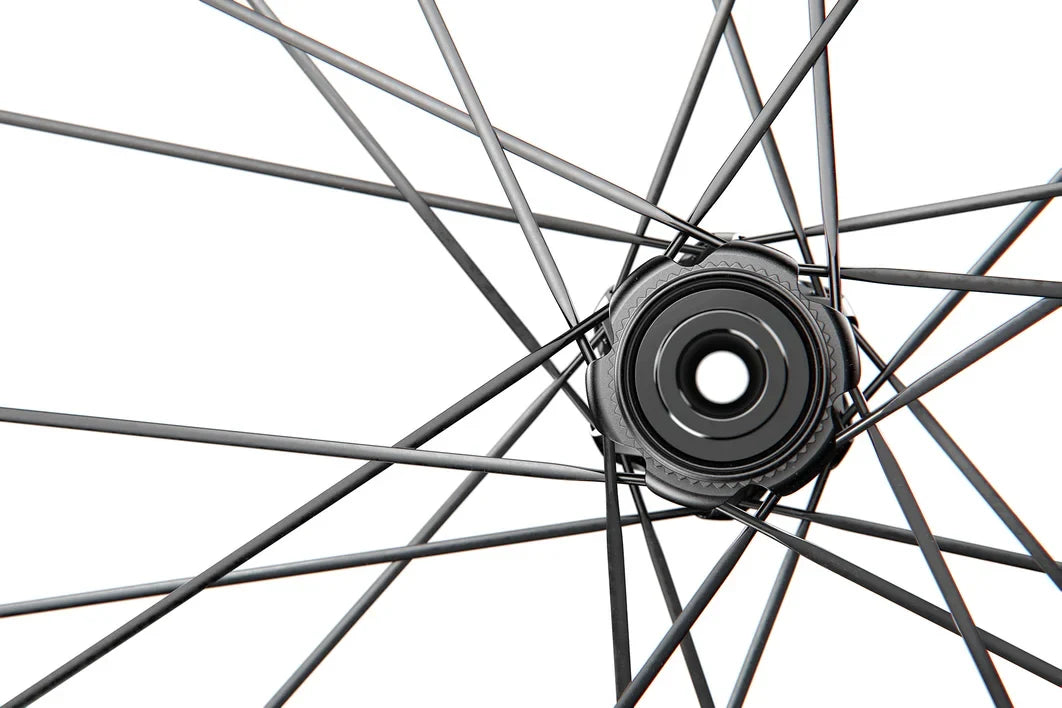 Szczegół szprych DT Swiss A 1800 SPLINE