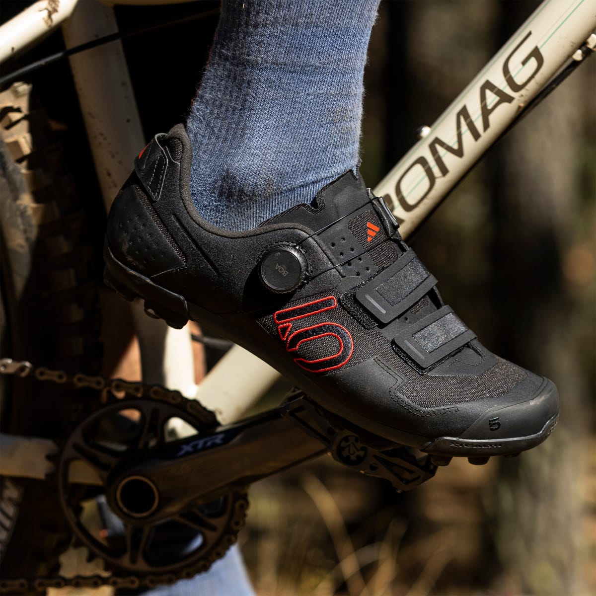 Maastopyöräkengät ADIDAS FIVE TEN KESTREL BOA Musta/Punainen