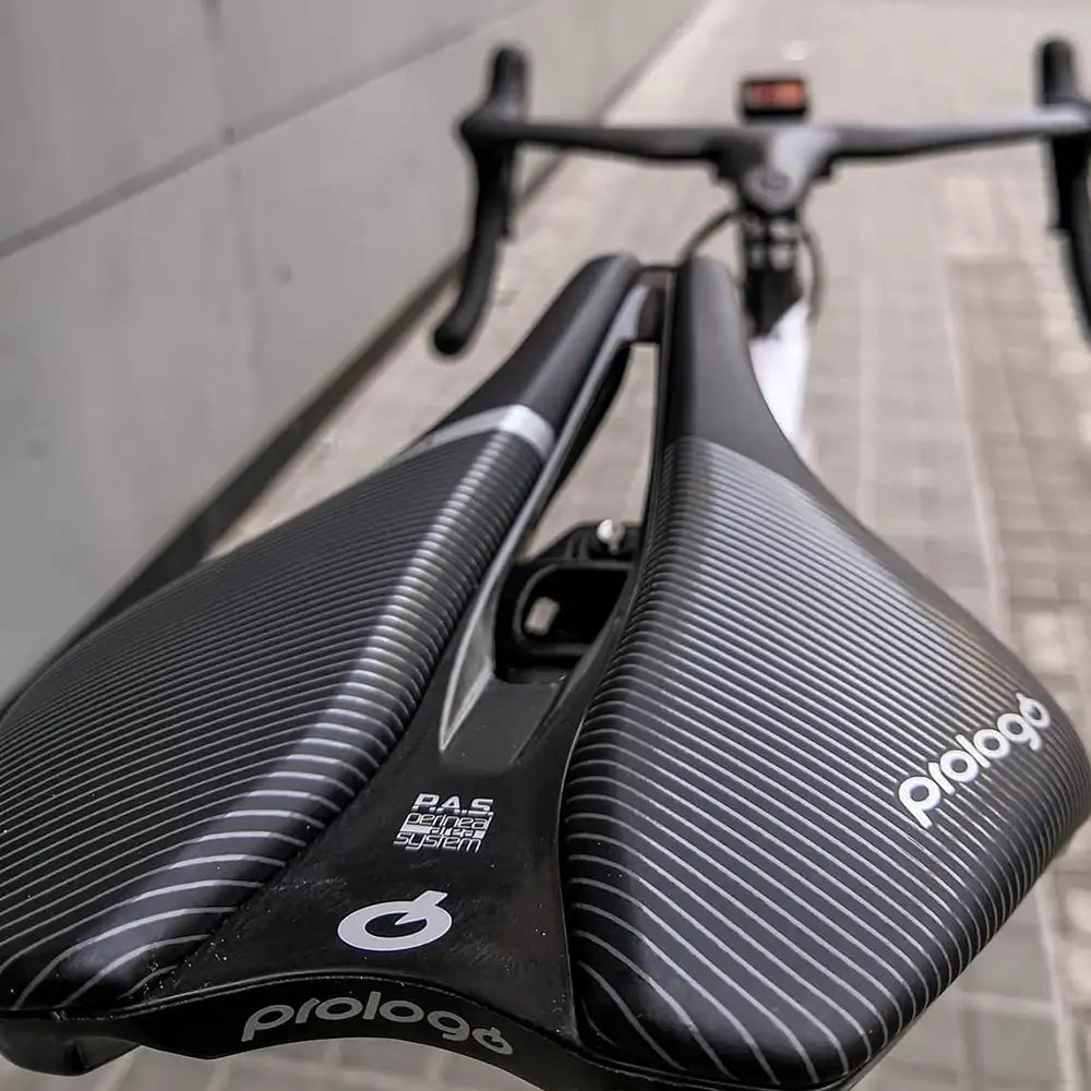 Satula PROLOGO DIMENSION Rails T4.0 Musta
