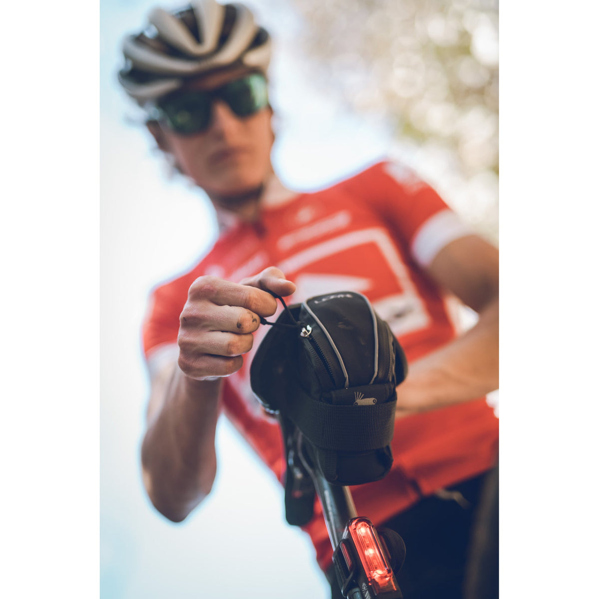 LEZYNE Micro Caddy juodas balnelio krepšelis