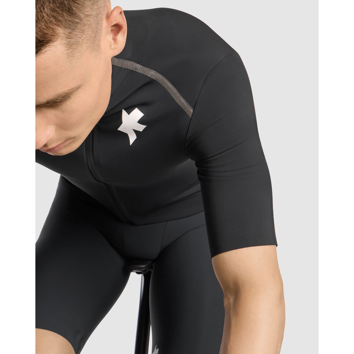 Dres ASSOS EQUIPE R THERMO RAIN S11 Krátké rukávy Černá
