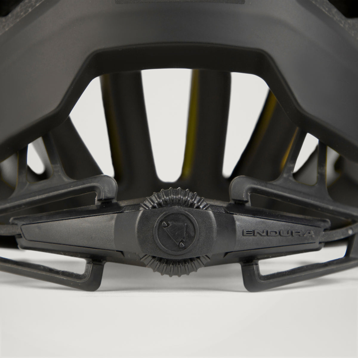 ENDURA FS260-PRO MIPS hvid landevejshjelm