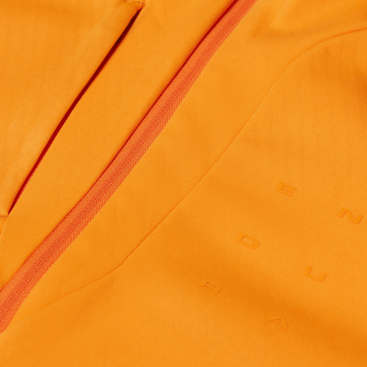 ENDURA ALLTRACK RACE CAPE fietsjack oranje