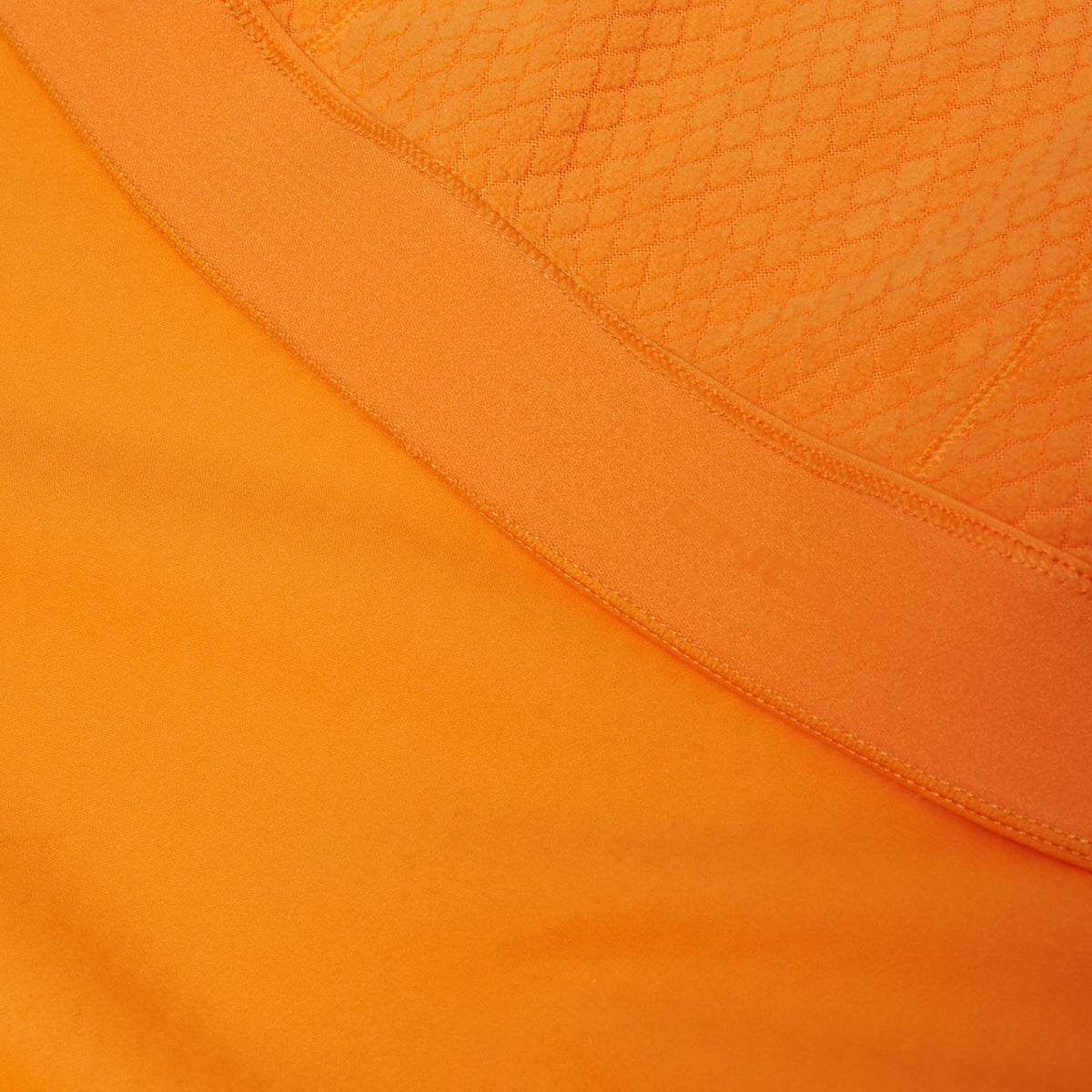 ENDURA ALLTRACK RACE CAPE fietsjack oranje
