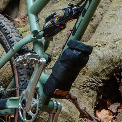 Rahmentasche RESTRAP DOWNTUBE BAG 1.2L Schwarz