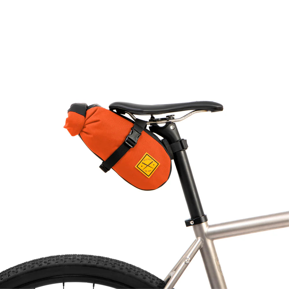 Sadelväska RESTRAP SADDLE PACK 2.5L Orange
