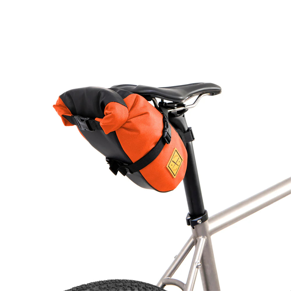 Sadelväska RESTRAP SADDLE PACK 2.5L Orange