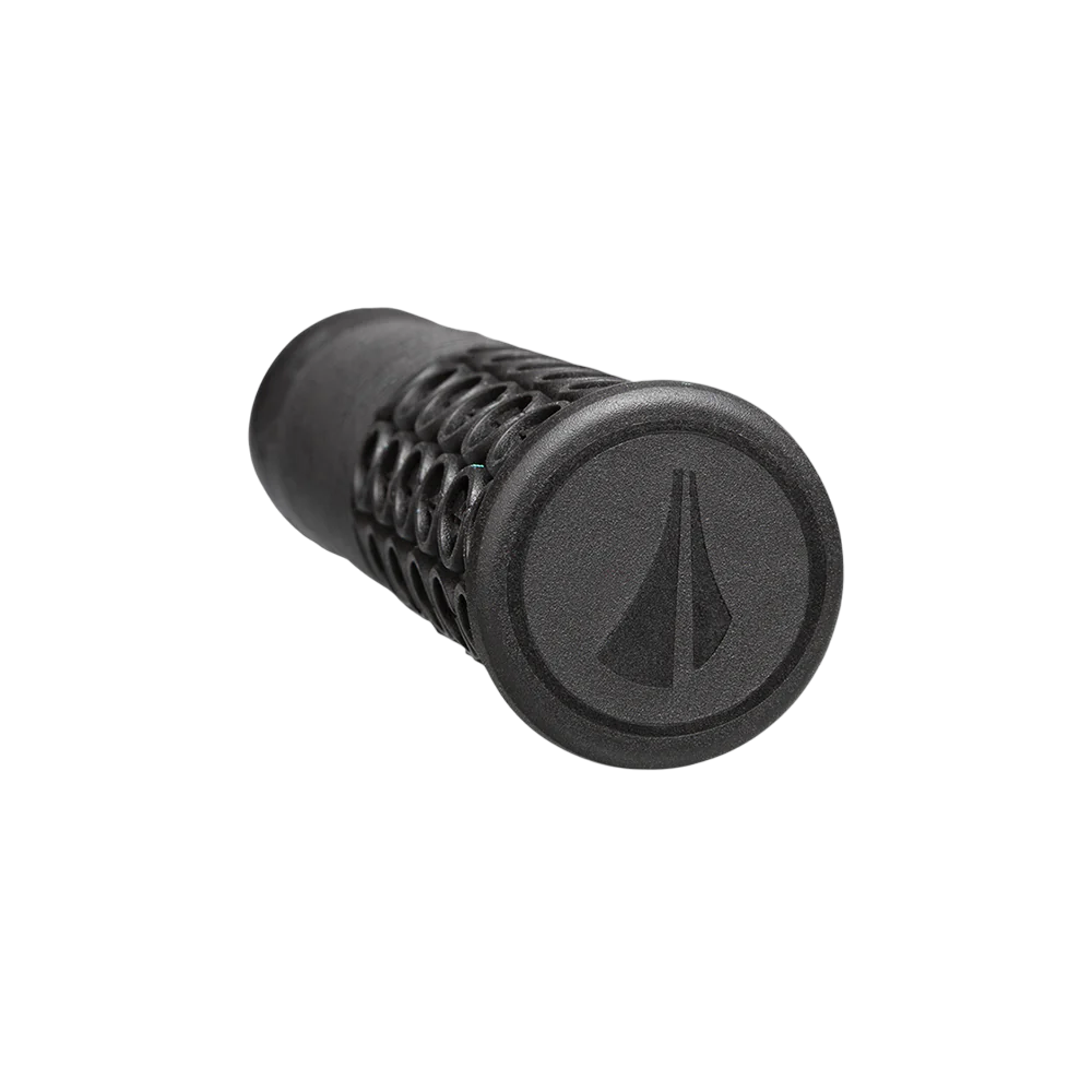 Gripy SDG THRICE 136 mm černé