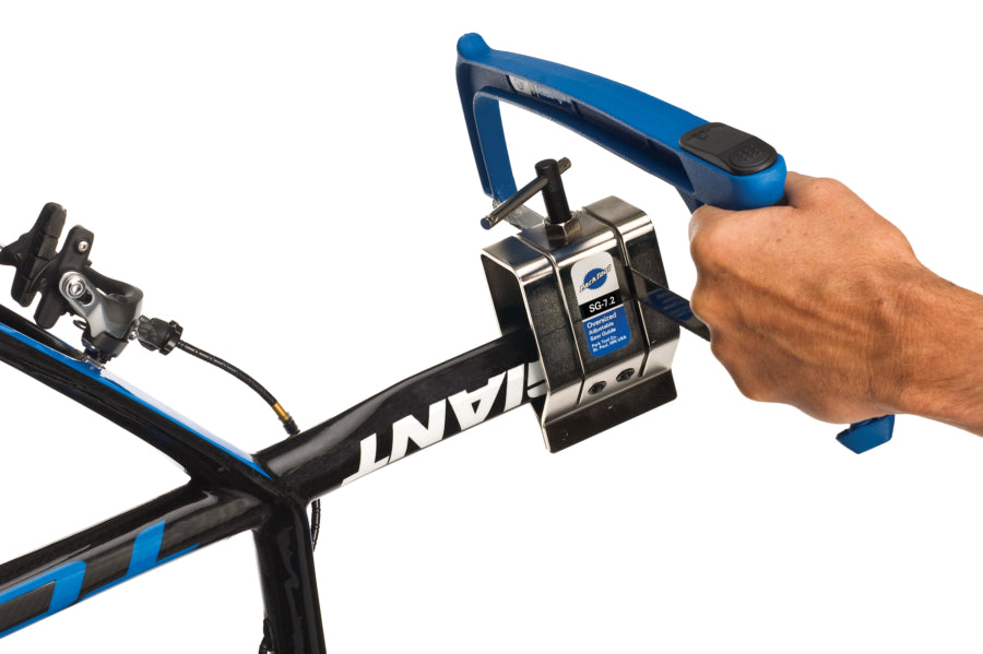 Park Tool SG-7.2 med rezanjem pritrjen na aerodinamično sedežno oporo