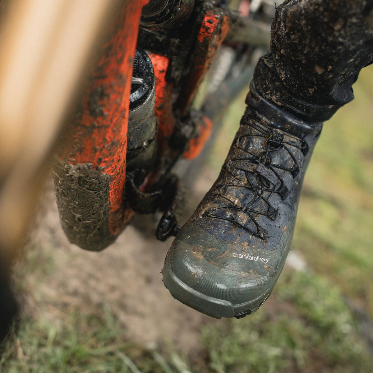 MTB čevlji CRANKBROTHERS SEAL med uporabo