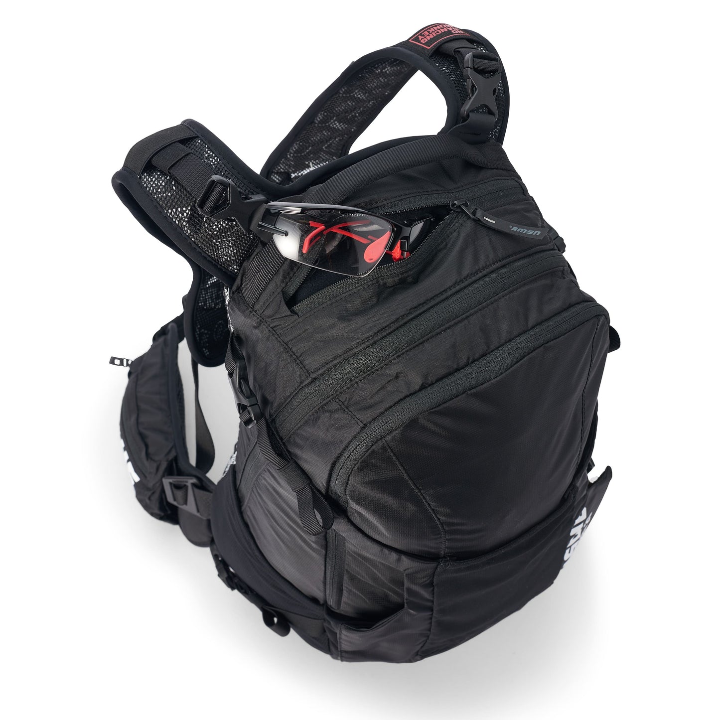 Reppu USWE SHRED 16 L Musta
