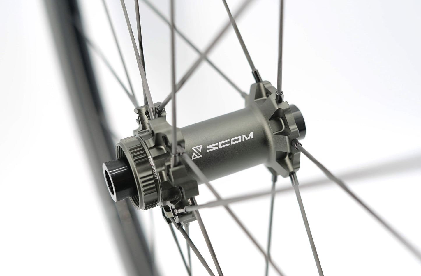 Paires de Roues SCOM ULTRA 62 Tubeless Ready (Center Lock)