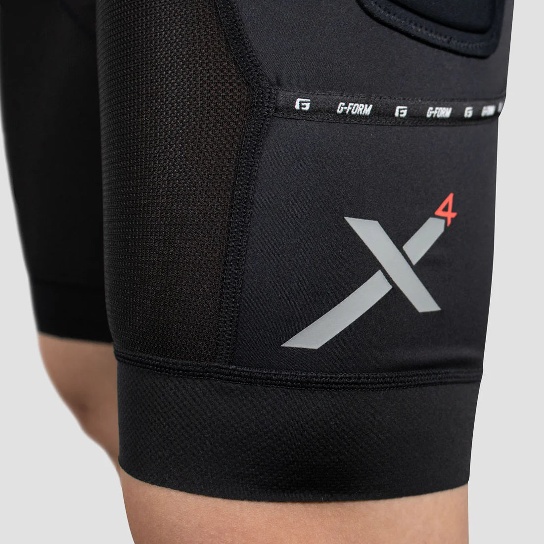 G-FORM PRO-X4 skyddsshorts Svart
