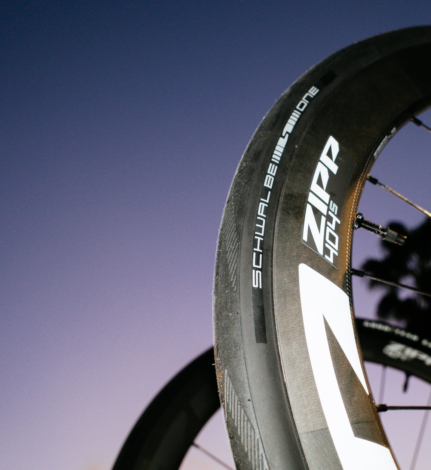 Roue Avant ZIPP 404 S A1 Tubeless Ready (Center Lock) Noir/Blanc