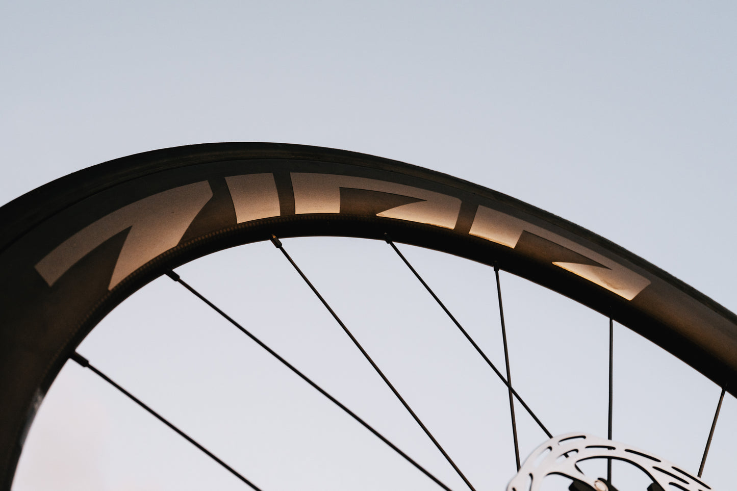 Roue Avant ZIPP 404 S A1 Tubeless Ready (Center Lock) Noir/Gris