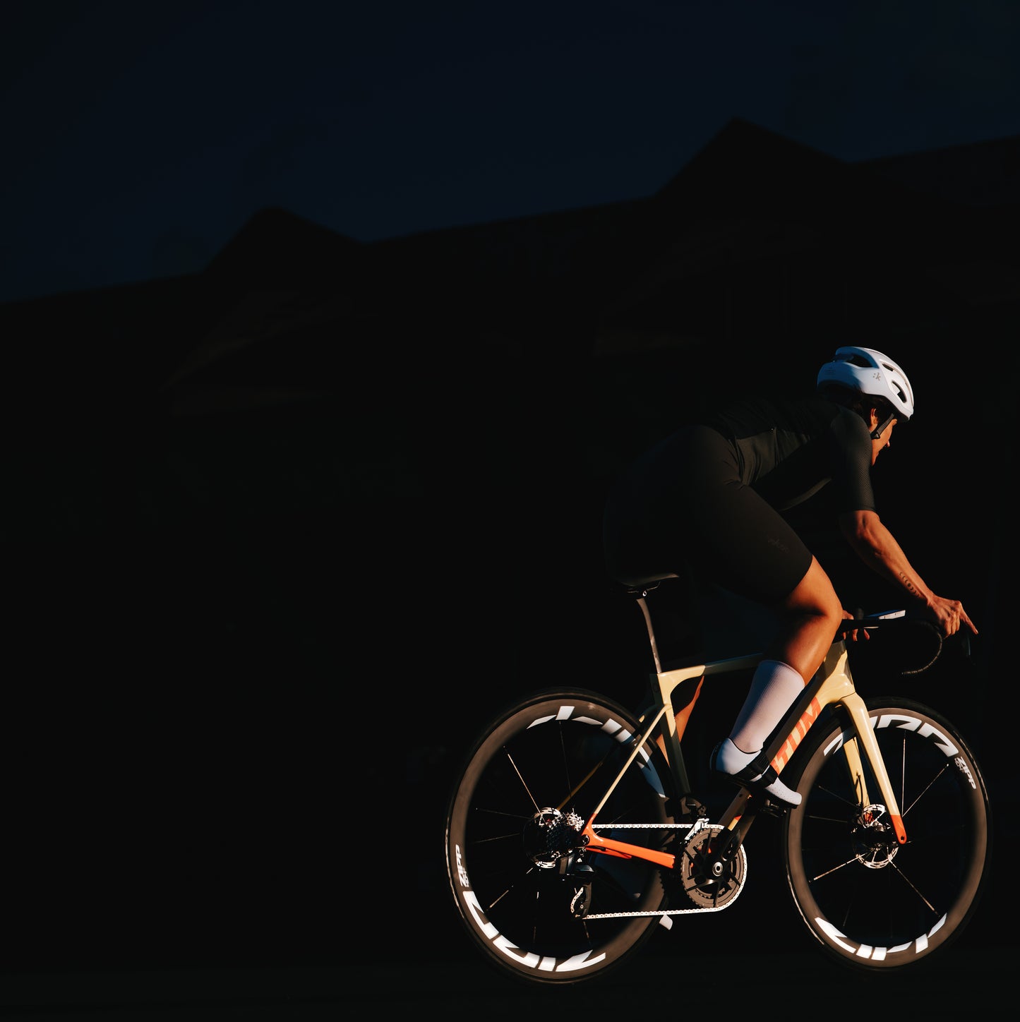 Roue Avant ZIPP 404 S A1 Tubeless Ready (Center Lock) Noir/Blanc