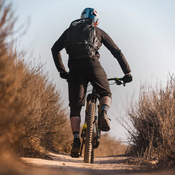 Sac à Dos avec Dorsale EVOC FR TRAIL E-RIDE MACASKILL 20L