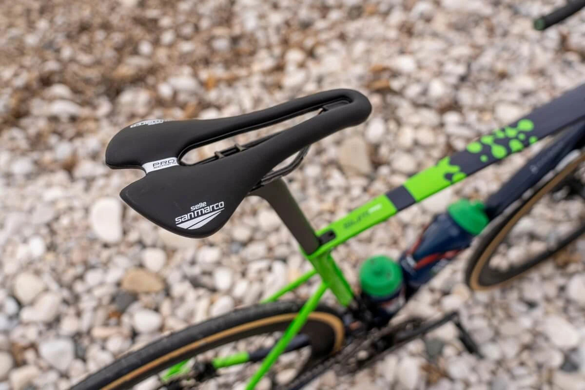 Aspide Short Pro Series – grafika inšpirovaná tímami