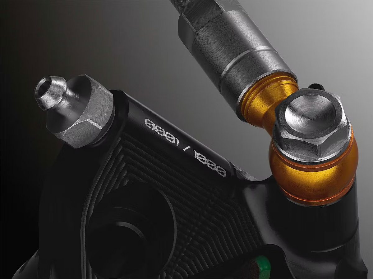 Pár brzd HOPE TECH 4 EVO V6Ti s pancéřovou hadicí – limitovaná edice, černá/zlatá
