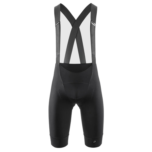 ASSOS MILLE GTS S11 pikema säärega mustad traksidega lühikesed rattapüksid — valgel taustal, 2000 × 2000