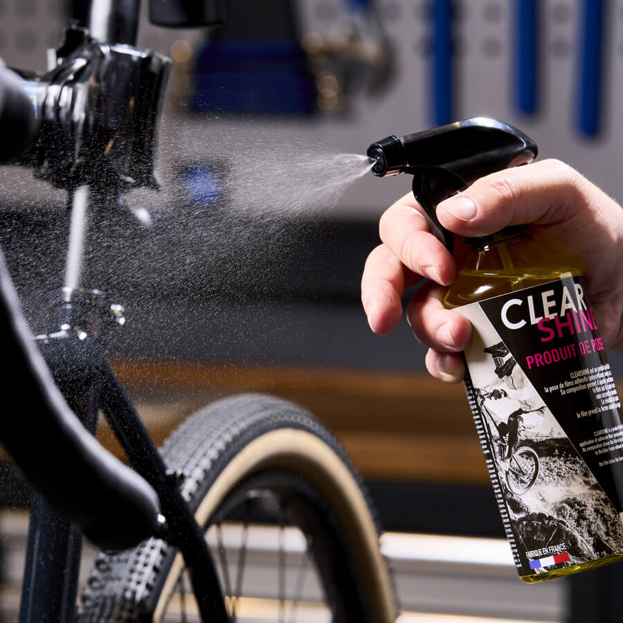 CLEARPROTECT-folie aanbrengen: het frame reinigen en het applicatiemiddel aanbrengen