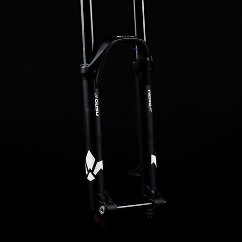 Fourche FORMULA NERO R 27.5" Axe 20x110mm Boost Noir