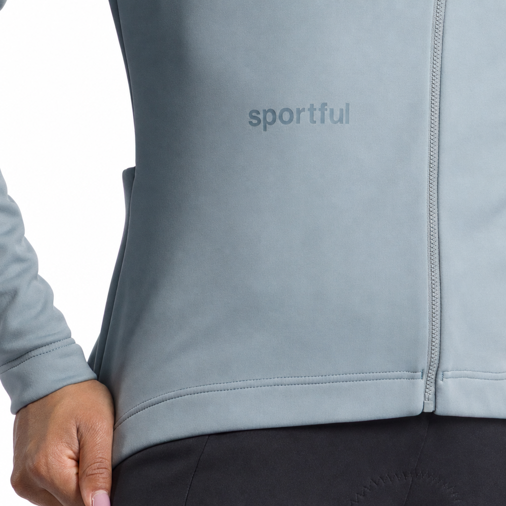 SPORTFUL CLASSIC 2 szürke női kerékpáros kabát elülső részlete, fehér háttér előtt