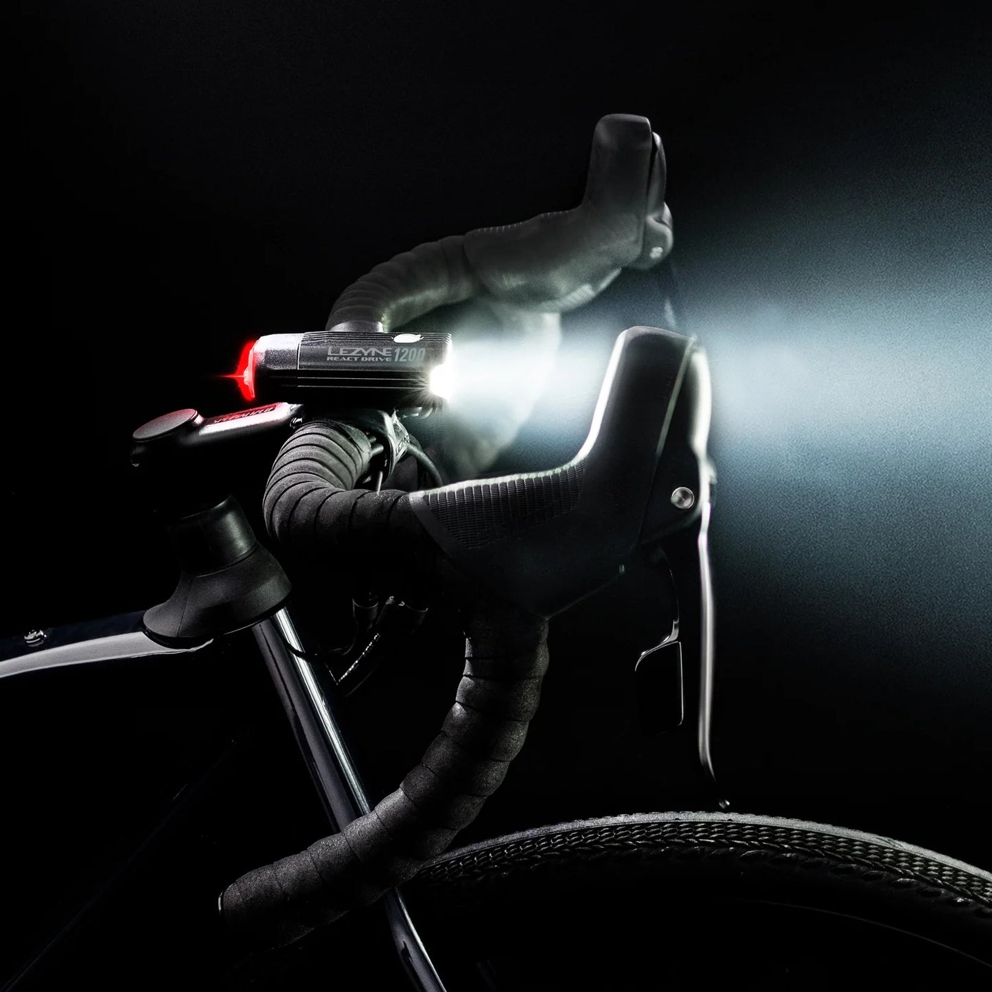 Iluminación Delantera LEZYNE REACT DRIVE