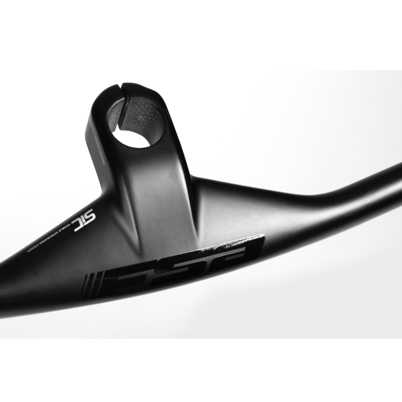 Cintre intégré FSA NS SIC Carbone Plat 60mm x 780mm Carbone