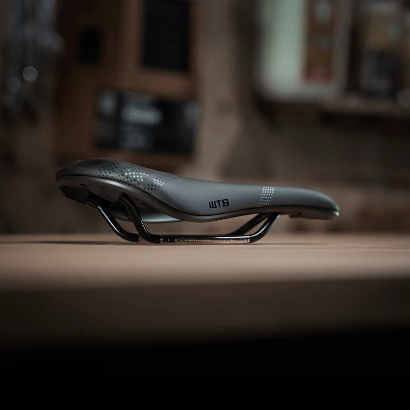 Selle WTB SOLANO Medium 142mm Rails CrMo