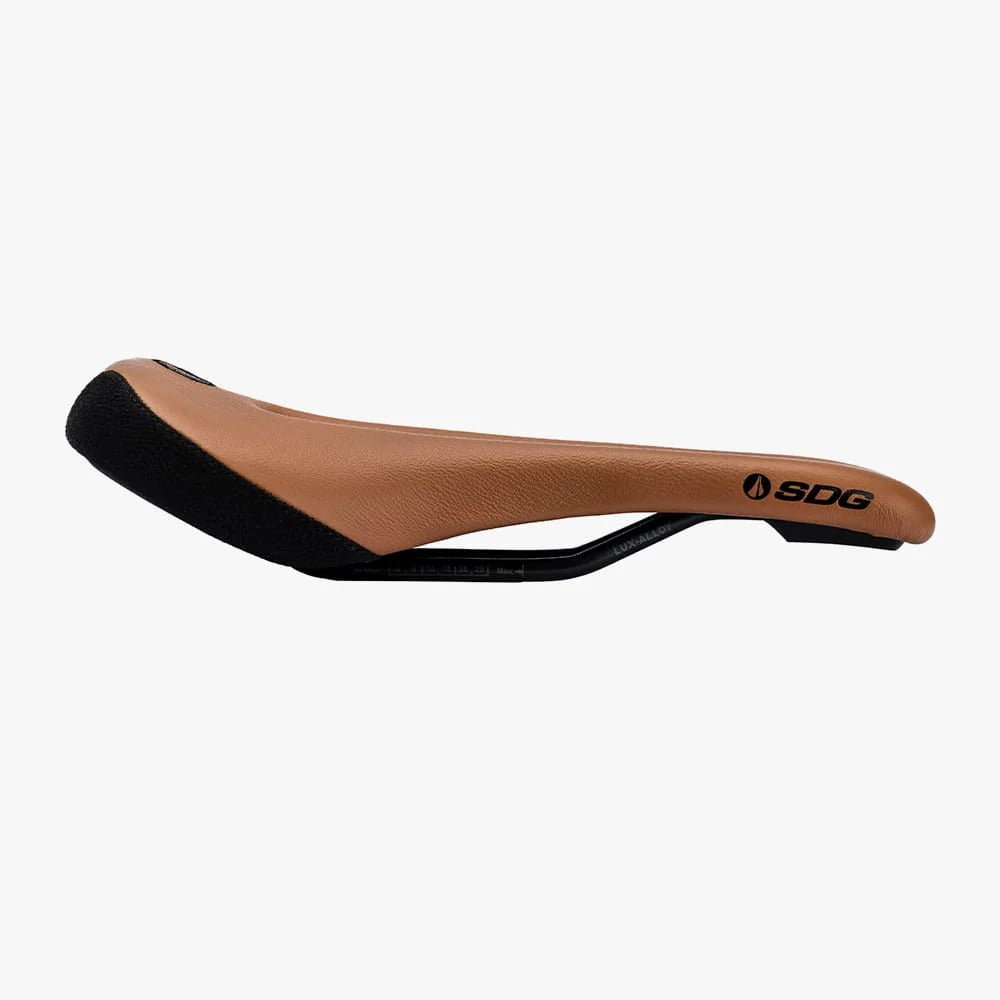 Sillín SDG BEL-AIR V3 MAX con raíles Lux-Alloy de cuero marrón