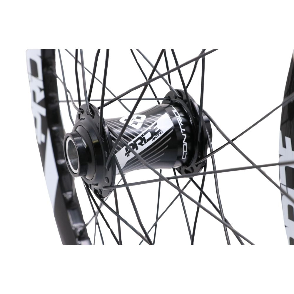 Paire de Roues PRIDE 20" (406mm) Carbone Wave Gloss White Control V2 Disc Axes 20/15mm Noir/Blanc