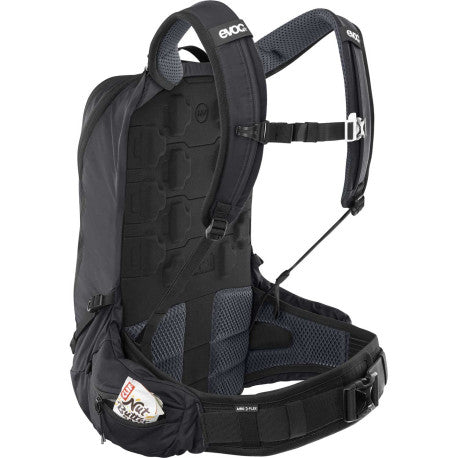 EVOC TRAIL PRO BLACKLINE 16 L -selkäreppu selkäsuojalla Musta